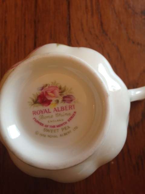 ROYAL ALBERT FLOWERS OF THE MONTH APRIL TRIO